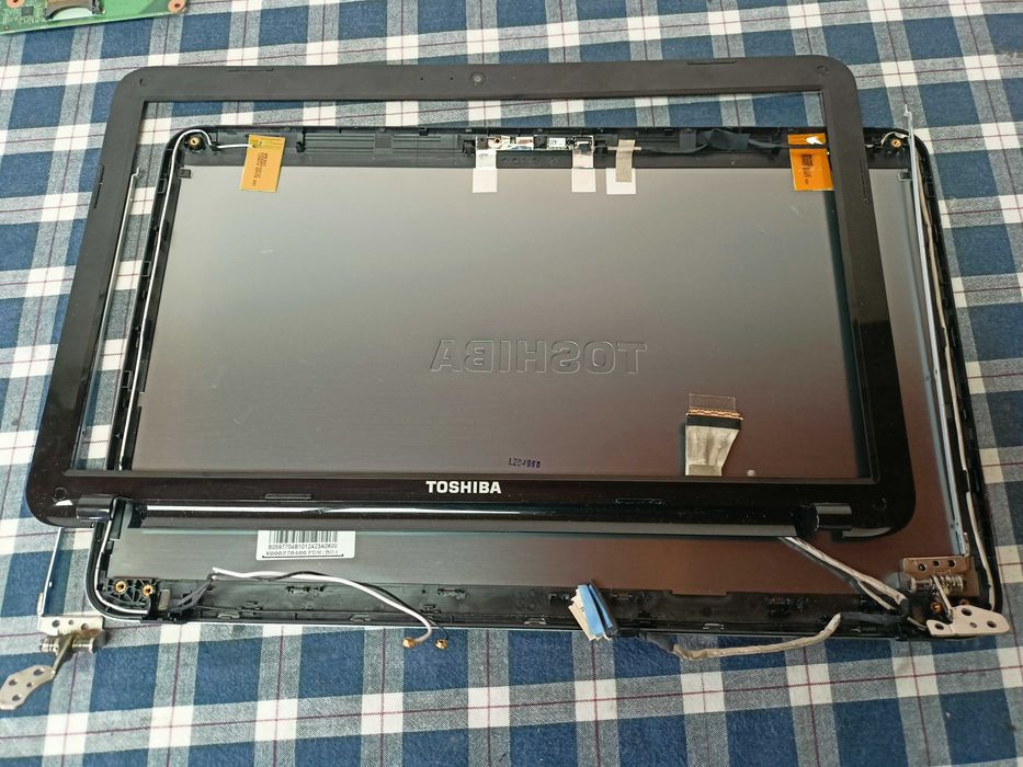Elemente Toshiba  L855D