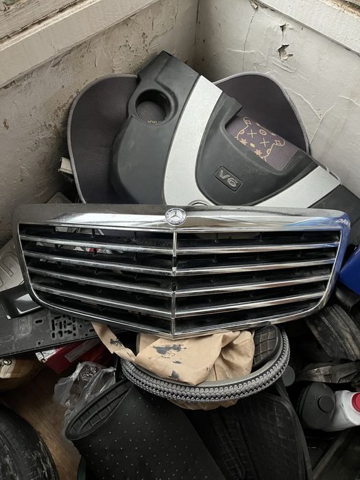 продам решетку радиатора мерседес 211 рестайлинг