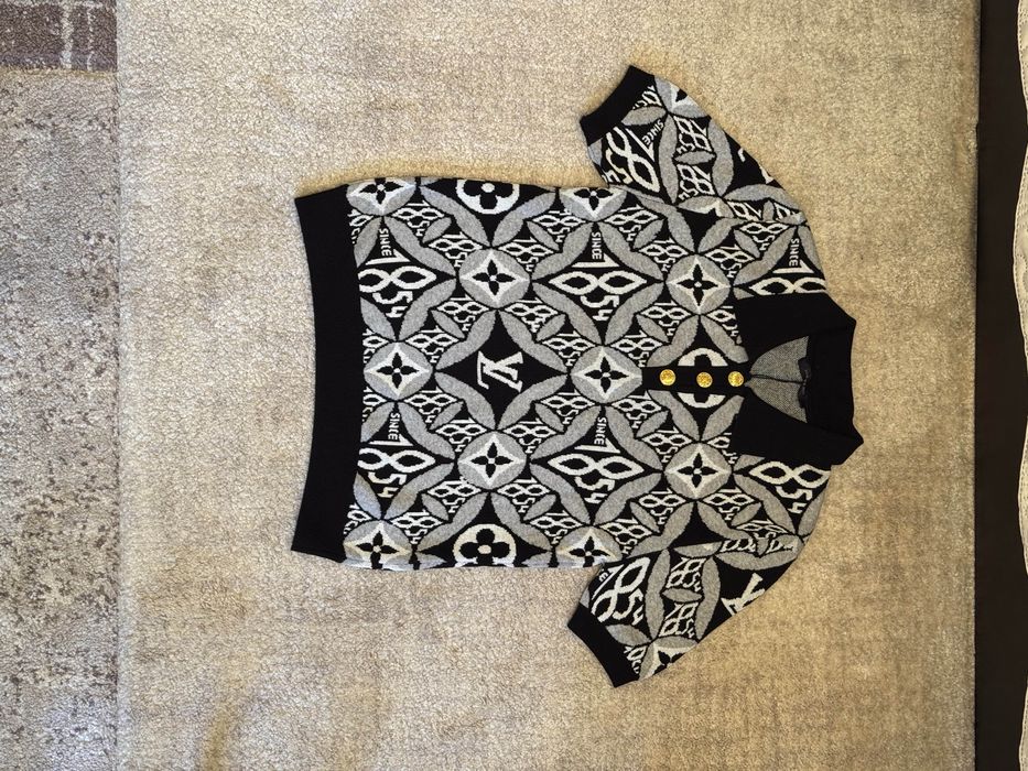 Дамски тениски и блузи