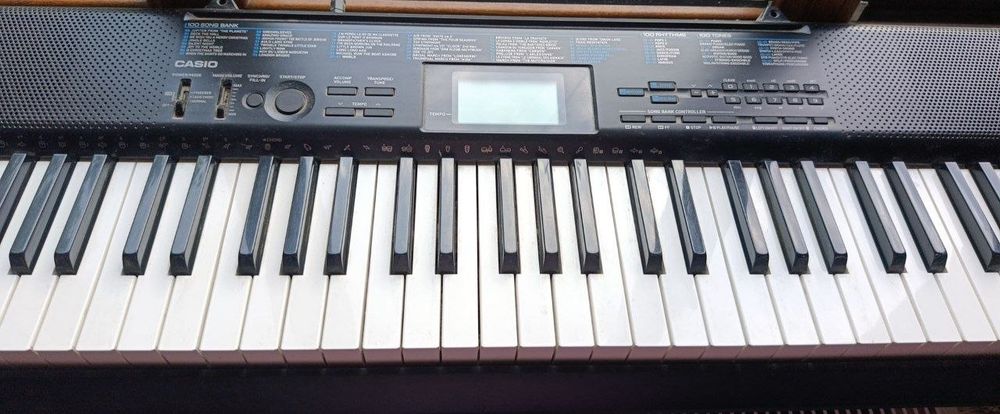 Синтезатор Casio
