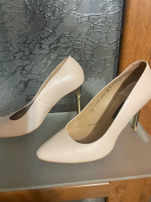 Vând Pantofi toc 36 piele naturală comozi