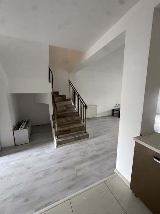 OFERTA! CASA DE VANZARE CORNETU  p+1 , 4 camere 2 băi