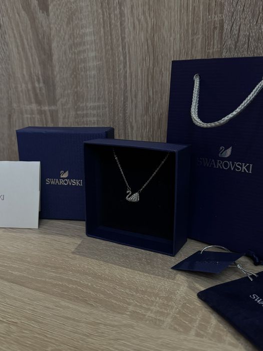 Swarovski колие silver