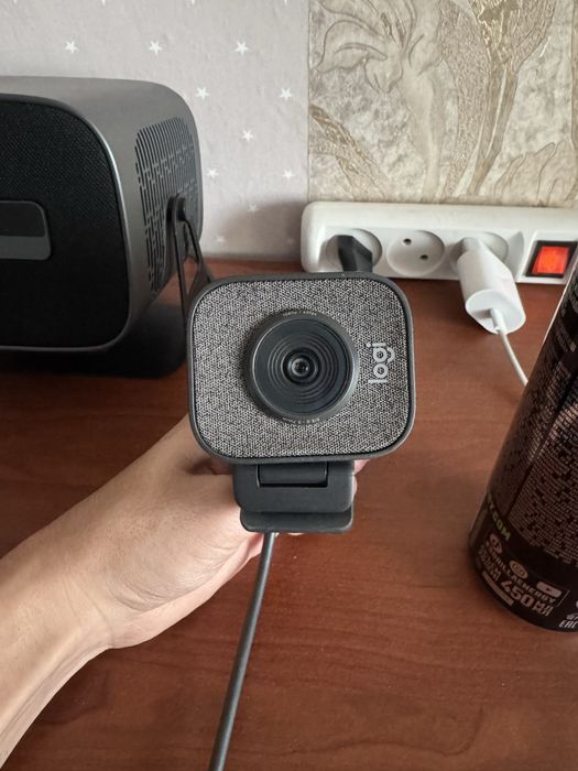 Продаю Веб-камеру Logitech Stream Cum