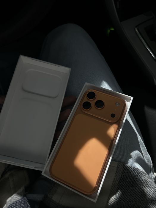 Iphona 17 pro с гарантией
