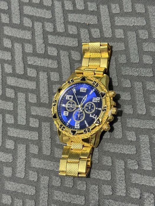 Продам часы Geneva