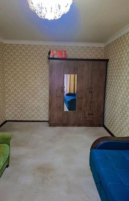 Сдаётся 1х комнатная квартира на Азиз базаре !