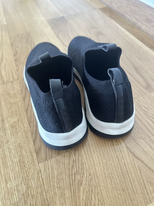 Кроссовки женские