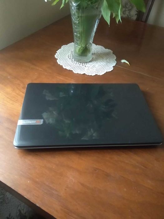 Ноутбук Packard bell. 4 гб. Операт. Диск 300 гб.