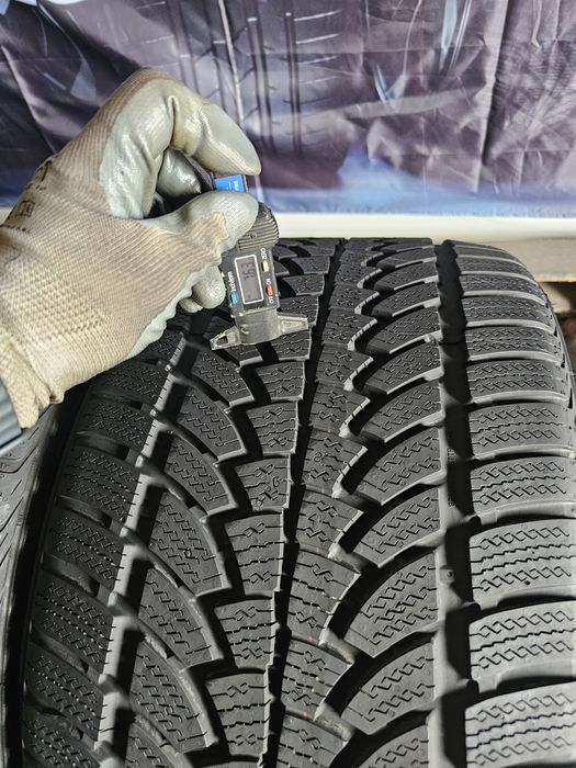 2 anvelope iarna 295 35 18 Nokian 7.6mm