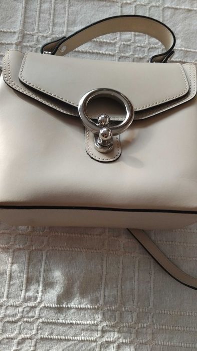 Стилна дамска чанта