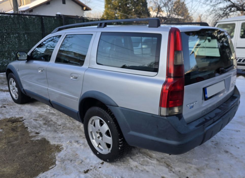 2.4 TURBO-CROSS Country D5 AWD 4x4