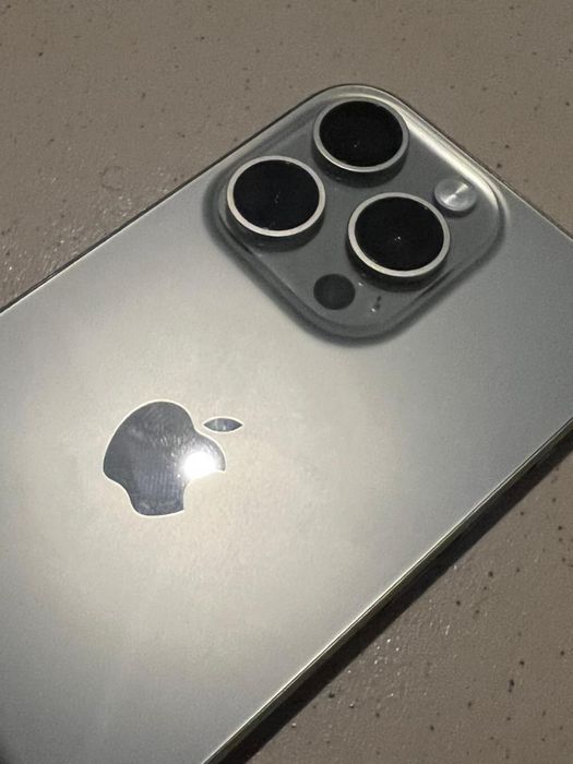 Продам Iphone 15pro 256gb