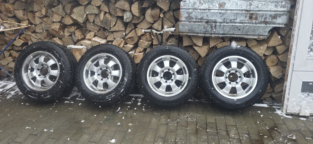 Vand Cauciucuri Toyota Hilux