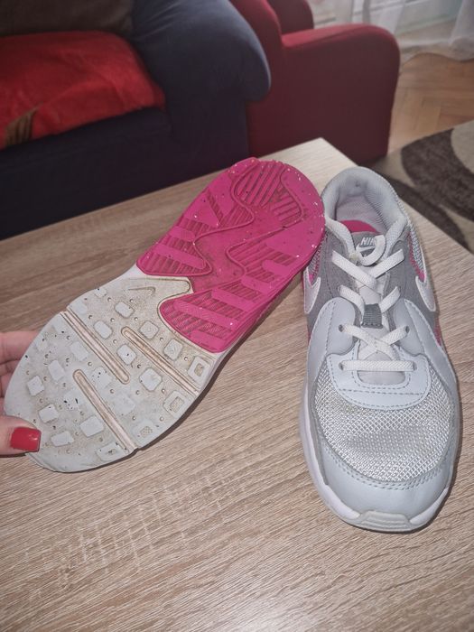 Adidasi nike marimea 35