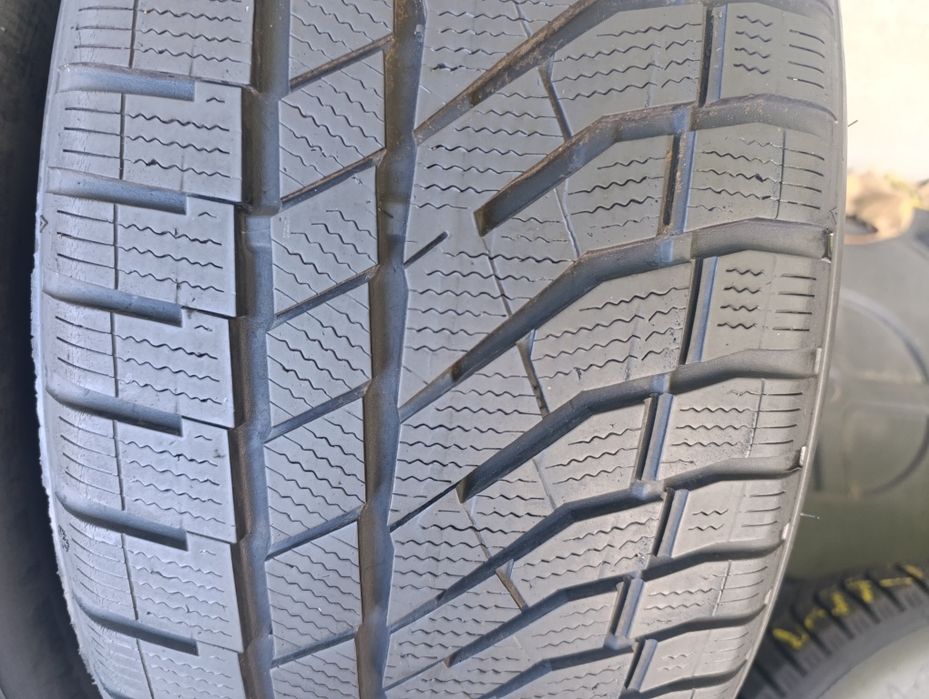 Anvelope de iarnă 235 40 19 Falken dot 2022