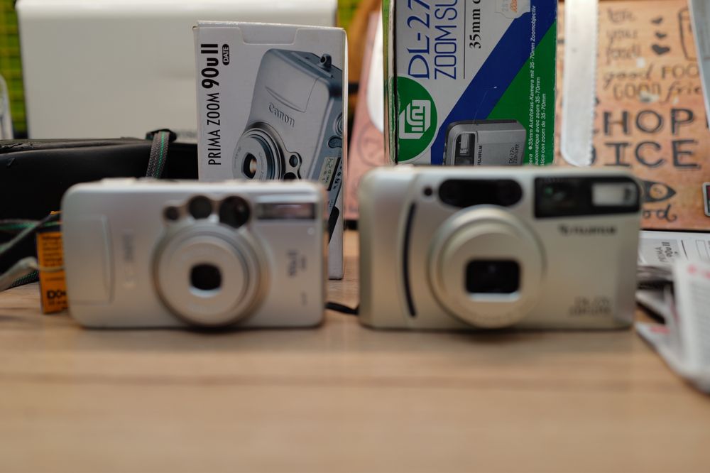Aparat NOU foto Canon Prima  90u lI Date si Fujifilm film point shot