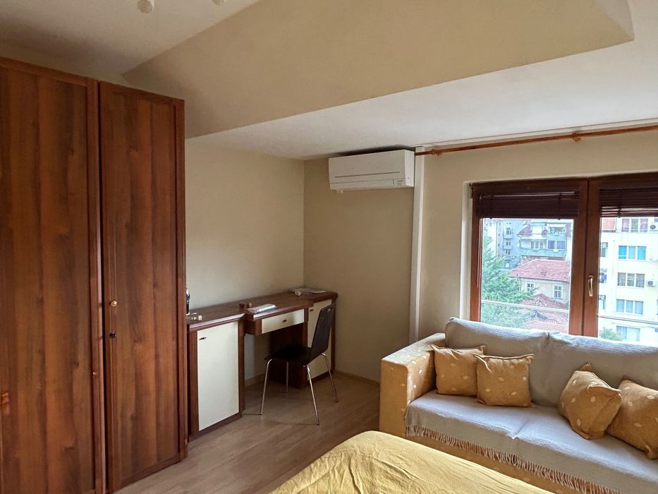 Дава се под наем Двустаен апартамент в Хасково, Център - 68 кв.м за 70000 € - Снимка #1