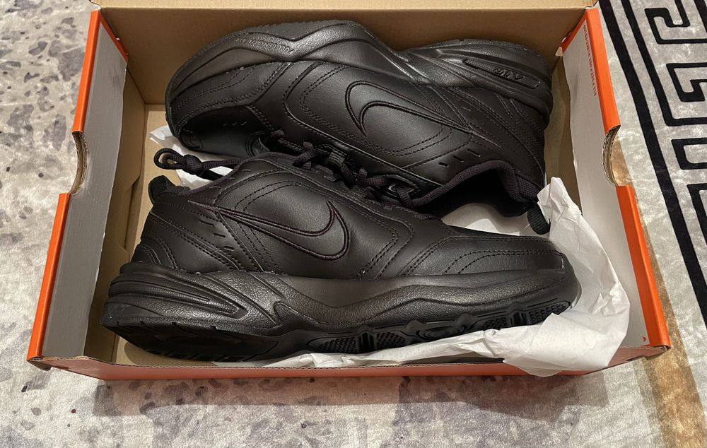 Кроссовки Nike Air Monarch 4