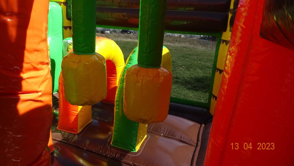 Надуваеми замъци под наем за цял ден