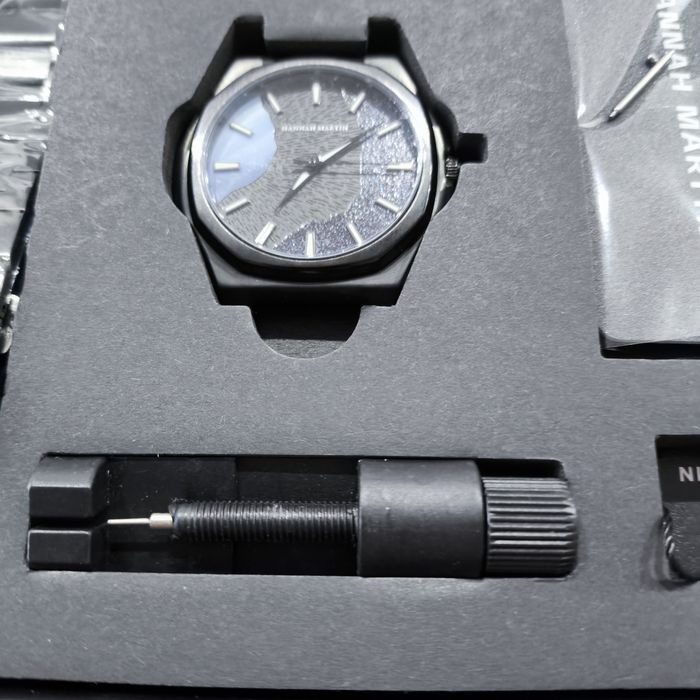 Ръчен часовник Hannah Martin. Пълен комплект