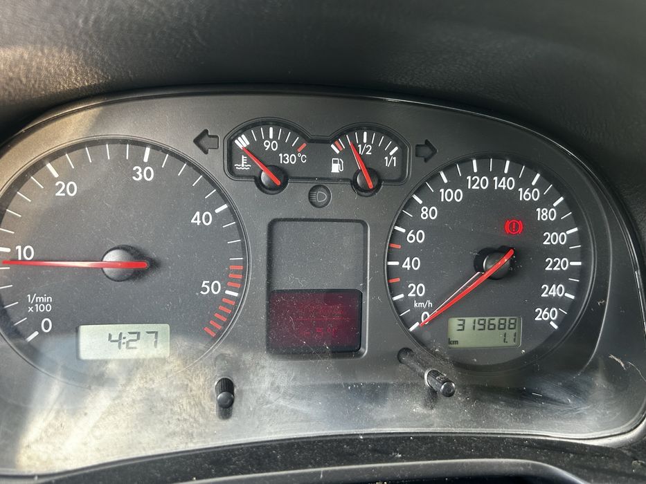 VOLKSWAGEN Golf 2000 — imagine 3