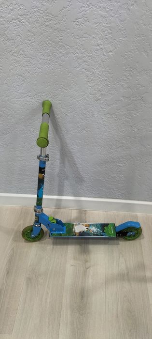Детский  самокат в хорошем состоянии
