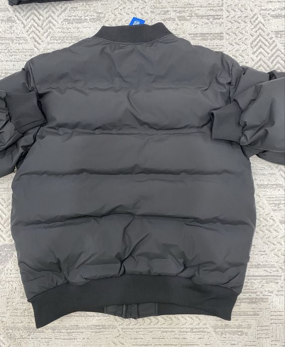 Продается Adidas куртка новый!