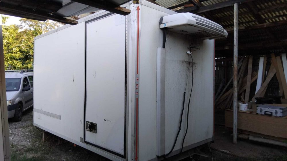 Cub frigorific , bena, container, magazie , Iveco , depozitare
