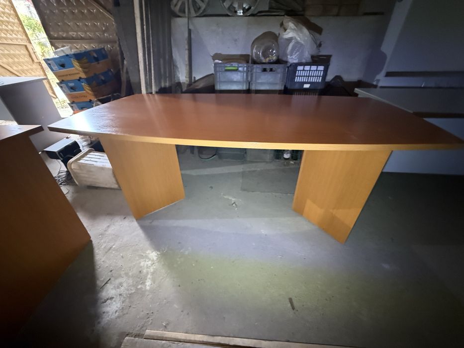 Офис бюра и шкафове-запазени,подходящи за офис или домашен кабинет