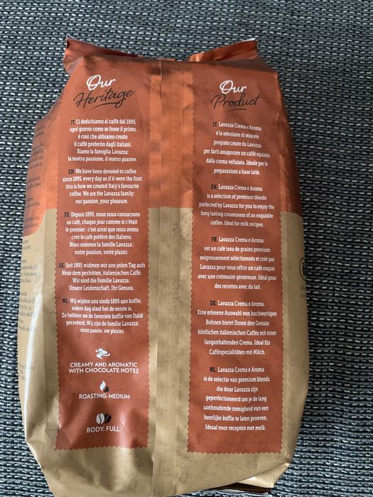 Vând cafea Lavazza