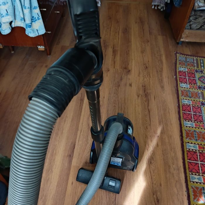 Продам рабочий пылесос Самсунг