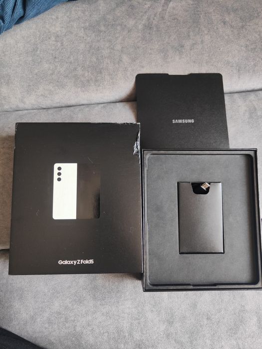 Смартфон Samsung Galaxy Z Fold 5