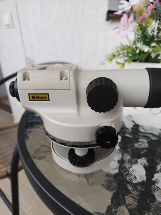 Nivel optic Nikon AZ250