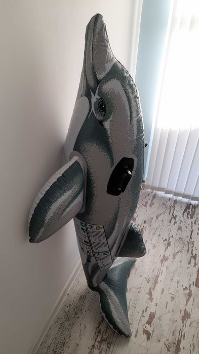 Надуваем делфин за плаж или басеин