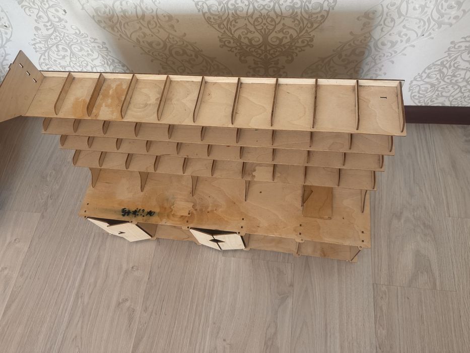 Детский гараж деревянный