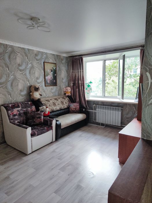 Сдам квартиру в центре Пришахтинска