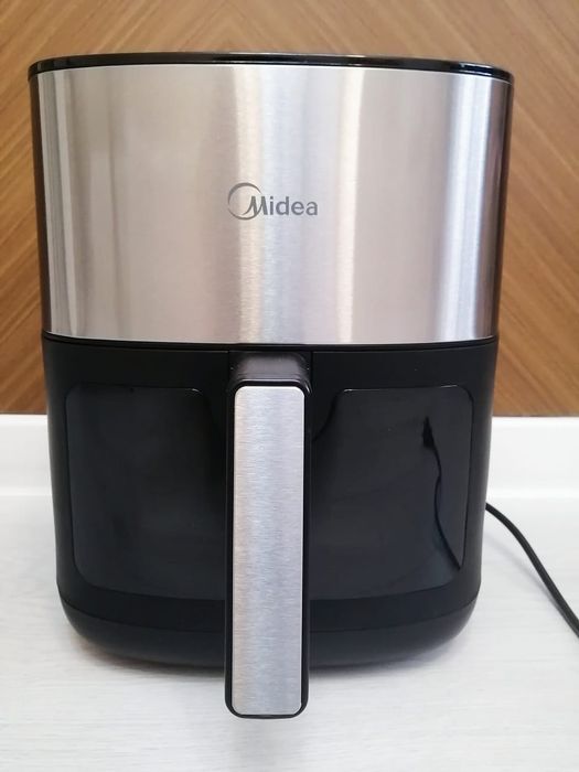 Аэрогриль Midea на 6,5 л, 10 автопрограмм, мультиповар