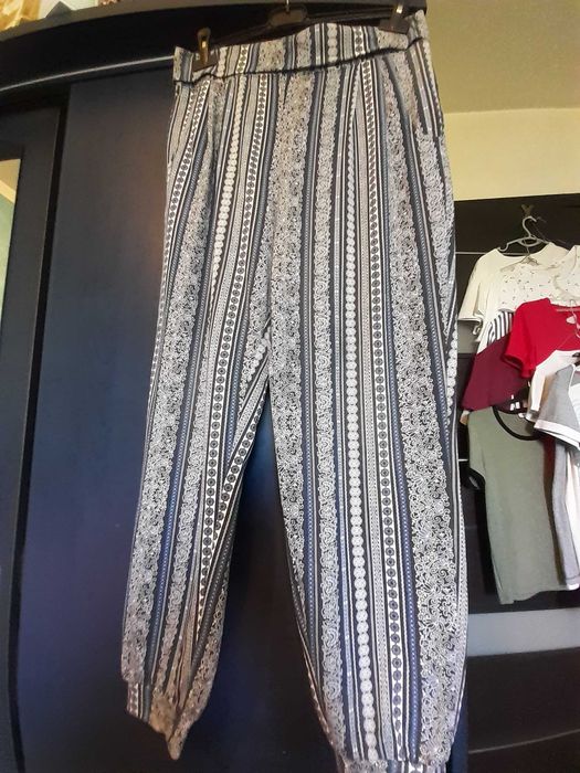 Pantaloni  mărime 40