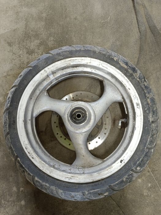 Продам передние колесо