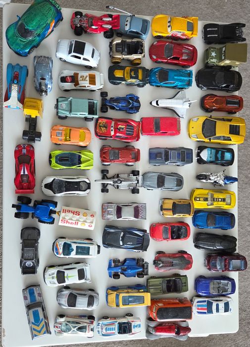 Vand pachet 4 masinute la alegere