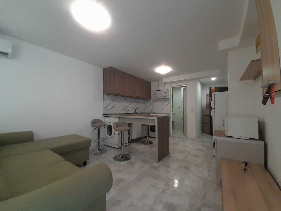 Продава се Двустаен апартамент в Варна, Бриз - 55 кв.м за 2000 €/кв.м - Снимка #1