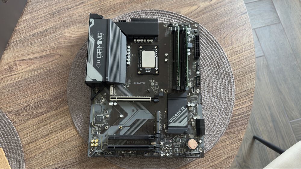 Gigabyte B760 Gaming X DDR4