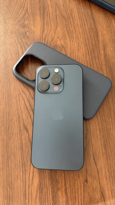 Продам Iphone 15pro