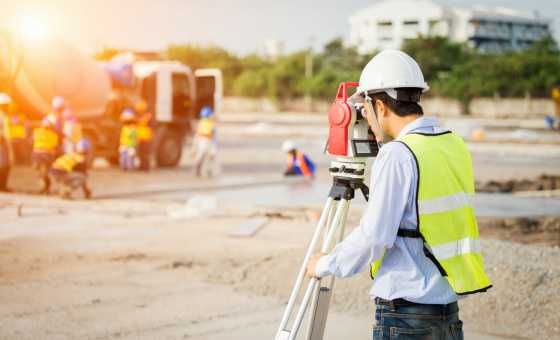 Geodezist - Toposyemka, - binolar va inshootlarda o'qlarni otib berish