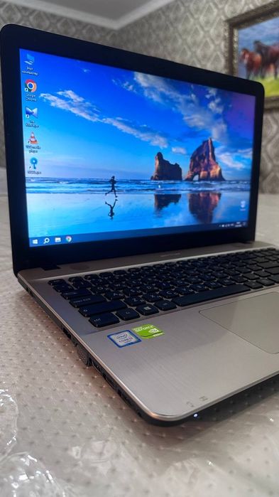 Ноутбук ASUS X541UV