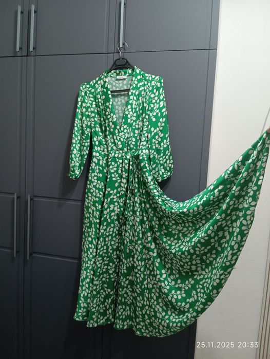 Платье зеленый лепестки