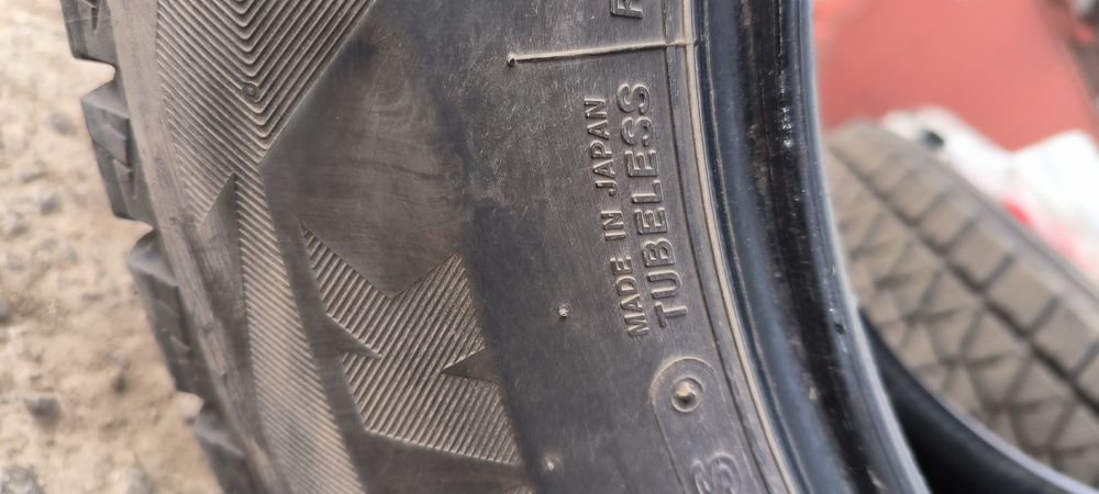 Продам шины Bridgestone Blizzak DM-V2 235/65/17