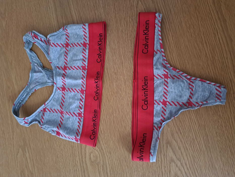 Calvin Klein нов комплект бельо