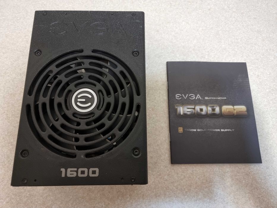 Золотой блок питания EVGA SuperNOVA 1600 G2 мощностью 1600Вт